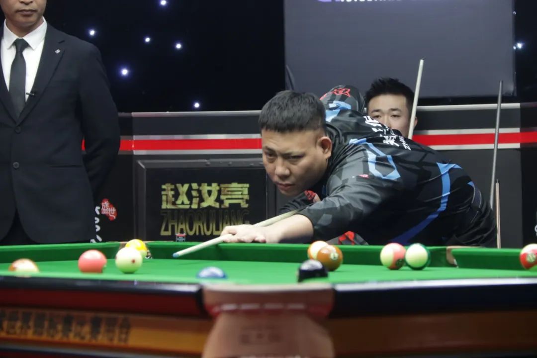 的边路推进 的边路推进